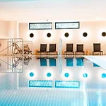 Henri Hotel