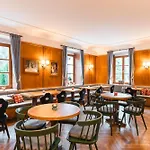 Henri Hotel