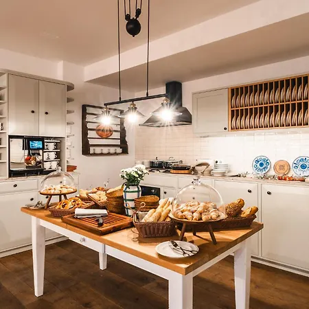 Hotel Henri 4*