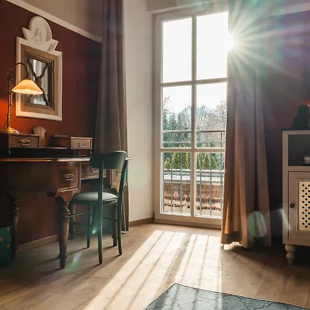 Henri ホテル キッツビュール