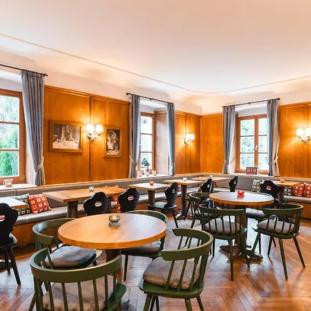 Henri Hotel