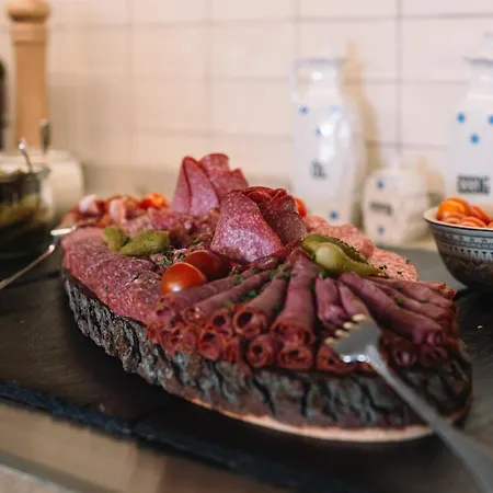 Henri ホテル キッツビュール