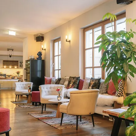 Henri Hotel
