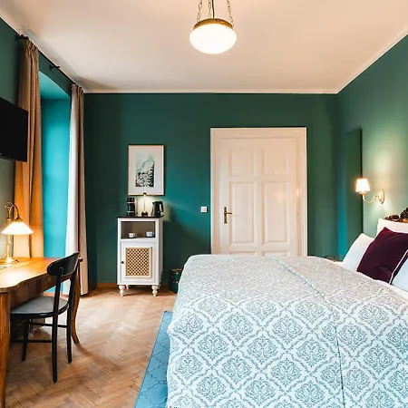 Henri Hotel 4*