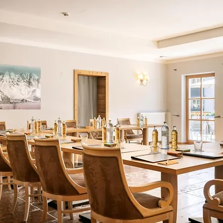 Henri Hotel 4*